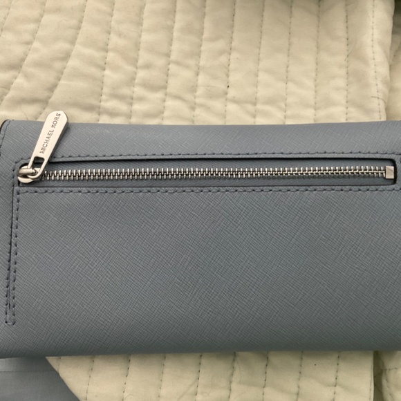 Michael Kors Wallet - Picture 4 of 4